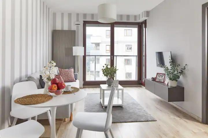 P&O Serviced Apartments Siedmiogrodzka III Варшава Екстериор снимка