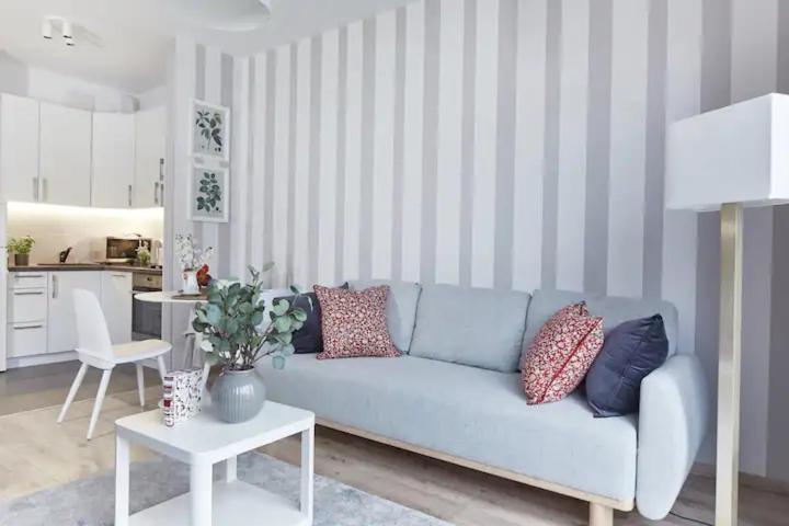 P&O Serviced Apartments Siedmiogrodzka III Варшава Екстериор снимка