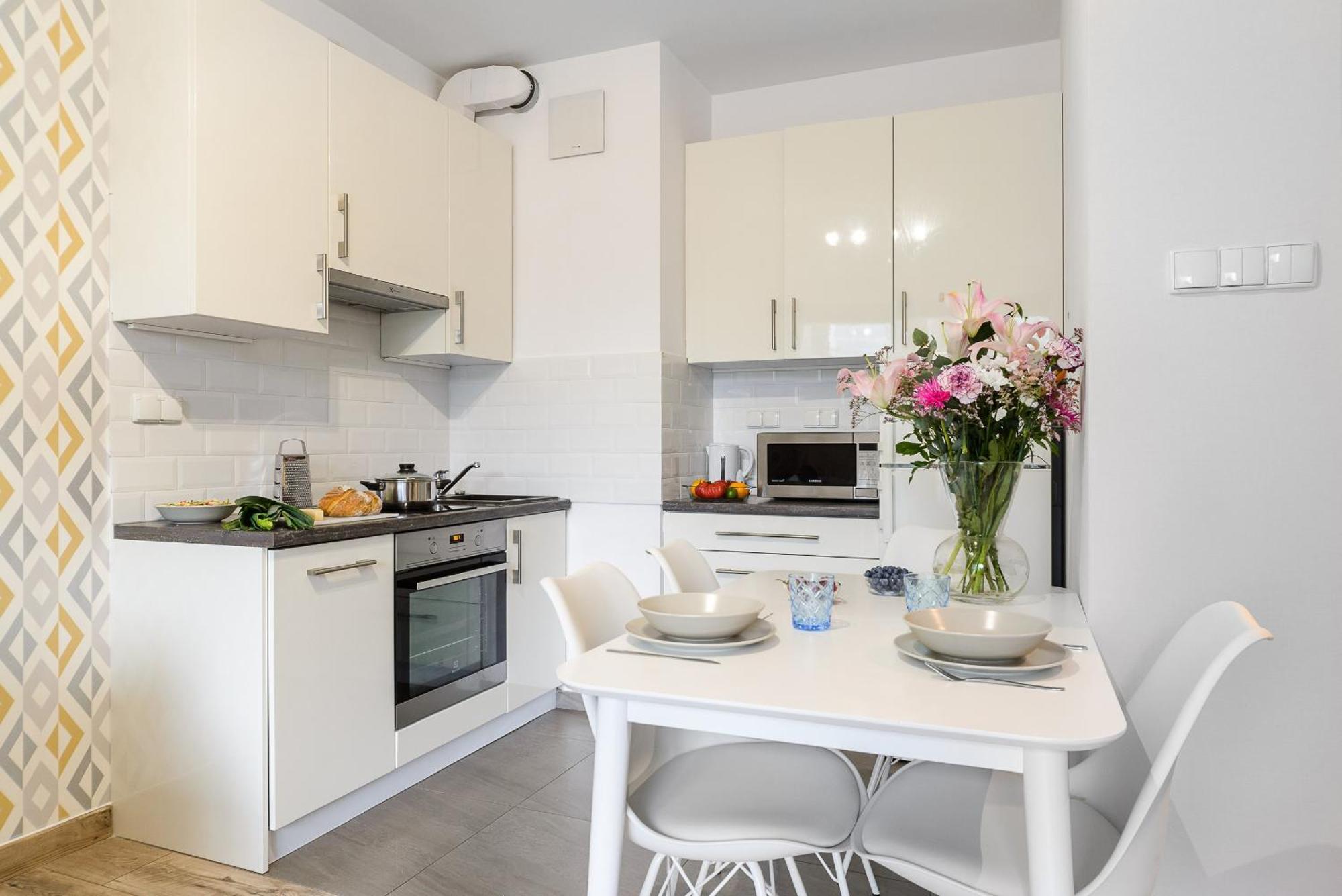 P&O Serviced Apartments Siedmiogrodzka III Варшава Екстериор снимка