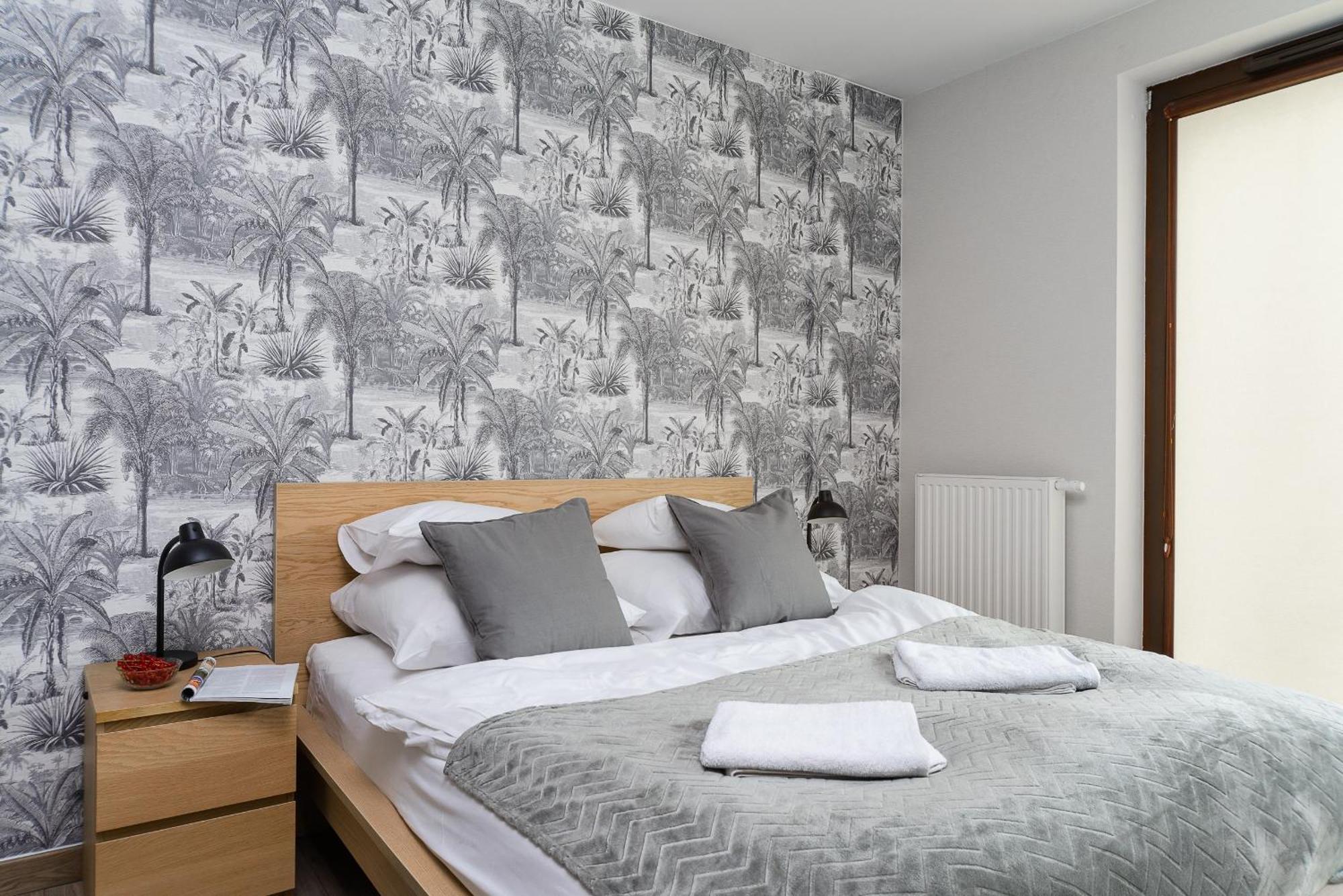P&O Serviced Apartments Siedmiogrodzka III Варшава Екстериор снимка